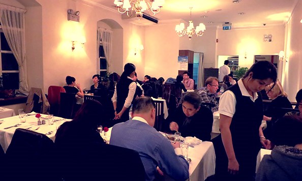 Vì sao nhiều sinh viên cảm thấy có chút thất vọng khi theo ngành quản trị khách sạn nhà hàng?